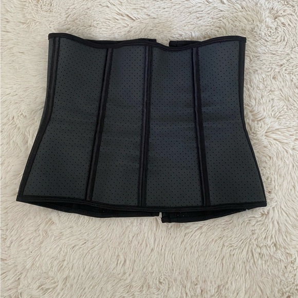 Black Steel Boned Waist Trainer - Picture 5 of 8